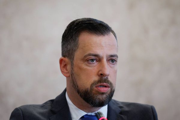 IGAS concluded that António Gandra D'Almeida "did not comply" with standards for the accumulation of public functions