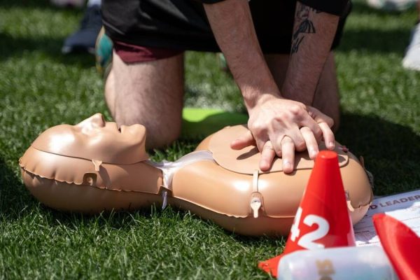 Cardiac resuscitation class in a US stadium breaks world record