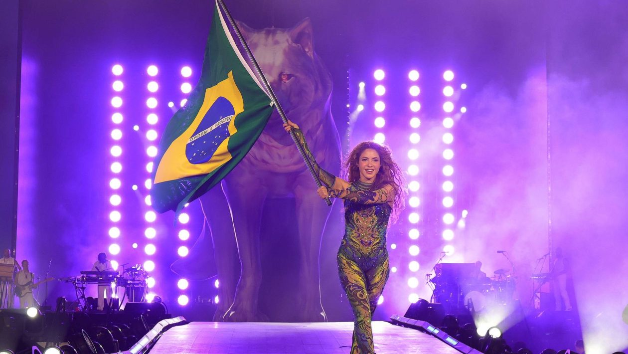 Did Shakira support Bolsonaro during a concert in Rio de Janeiro?