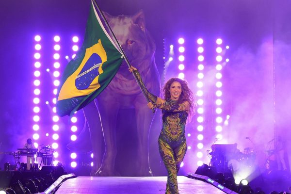 Did Shakira support Bolsonaro during a concert in Rio de Janeiro?