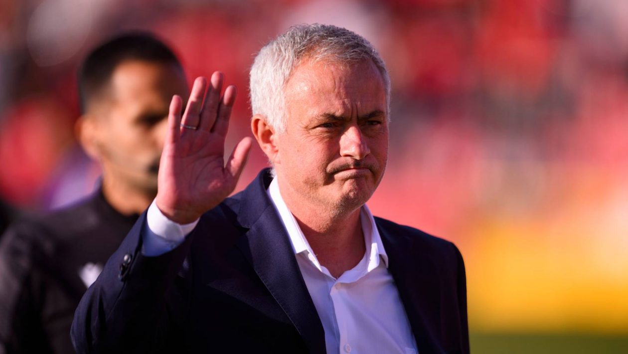 "Mourinho is preparing Benfica and fans for separation"