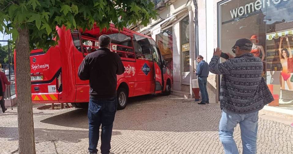 Tourist bus crash in central Lisbon leaves several injured