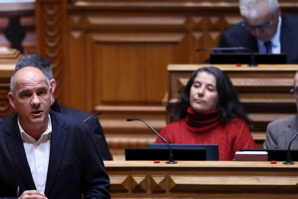 Carlos Brito death: PCP will follow the proposal of condolence presented by Aguiar-Branco