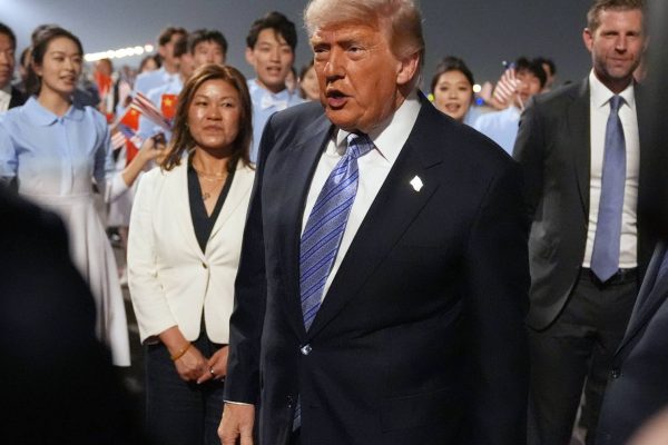 Trump arrived in China for summit with Xi Jiping