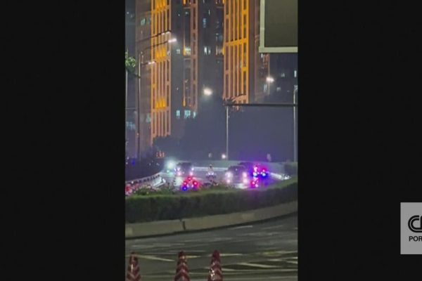 Images of the large apparatus upon Trump's arrival at the hotel in Beijing