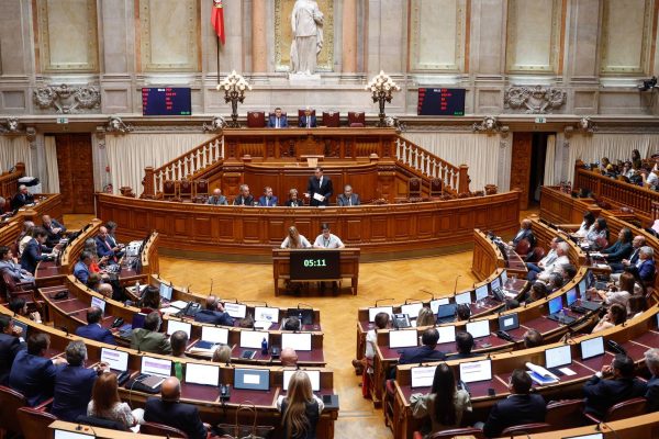 PSD and CDS-PP proposals approved in Parliament to attract young people to the Armed Forces