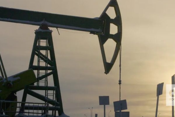 International Energy Agency warns that oil reserves will run out in a matter of weeks