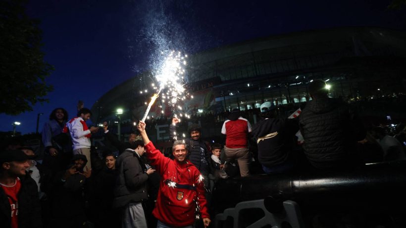 Sofa party: Arsenal become English champions 22 years later and didn't even need to enter the field