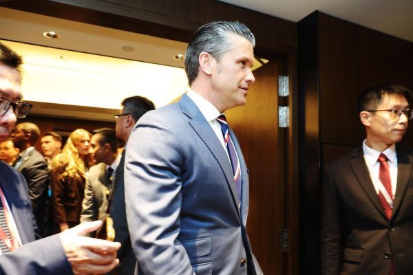 Hegseth offers US weapons to Asia against the Chinese threat