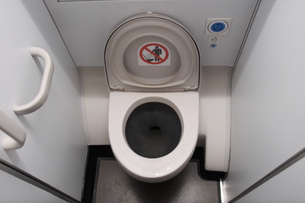 Fans take part in new tournament: urinate (to take care of the Earth)