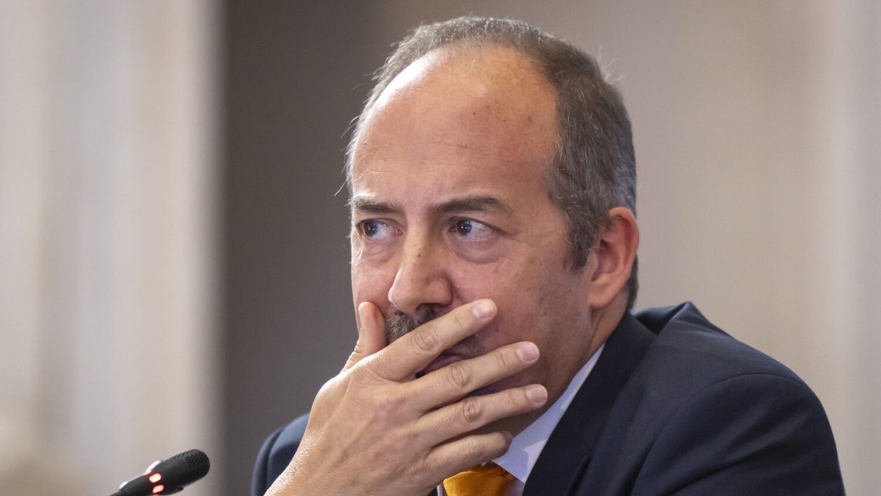 Governor of the Bank of Portugal only declared 1166 euros in bank accounts