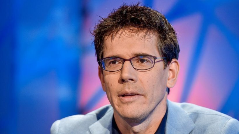 Leader of the Greens in the European Parliament resigns. Had inappropriate relationships with colleagues