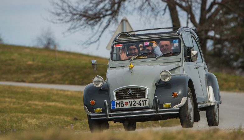 It's official: Citroën will relaunch the iconic 2CV — with an electric car priced at less than R$15,000