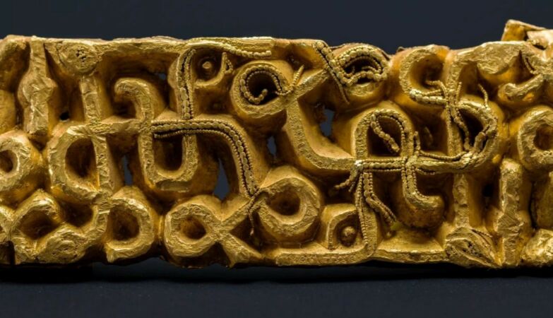 1500-year-old golden sword scabbard discovered in Norway. She was sacrificed by an elite warrior