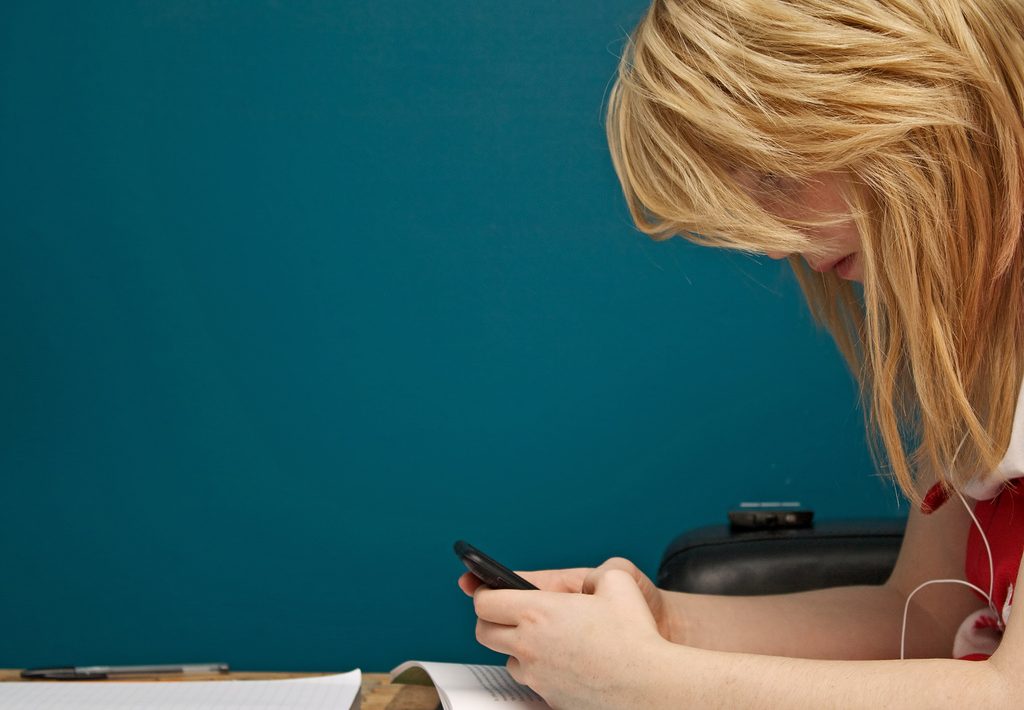 Minimum age to use social media could come into force this summer