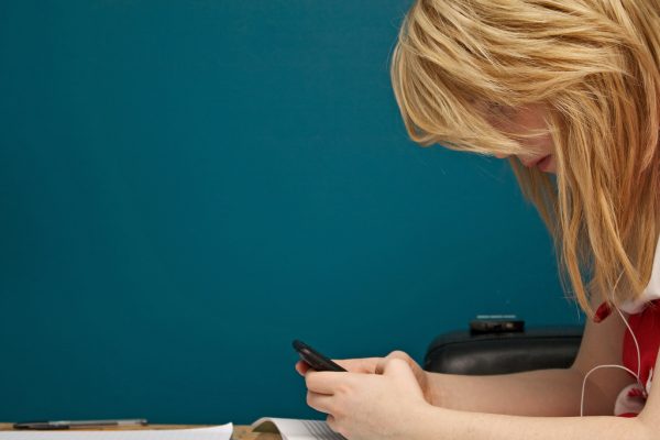 Minimum age to use social media could come into force this summer