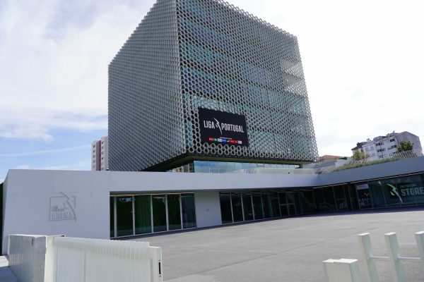 TV channel used Liga Portugal facilities; left without paying