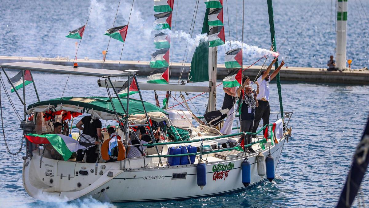 At least 10 vessels from the flotilla continue sailing towards Gaza