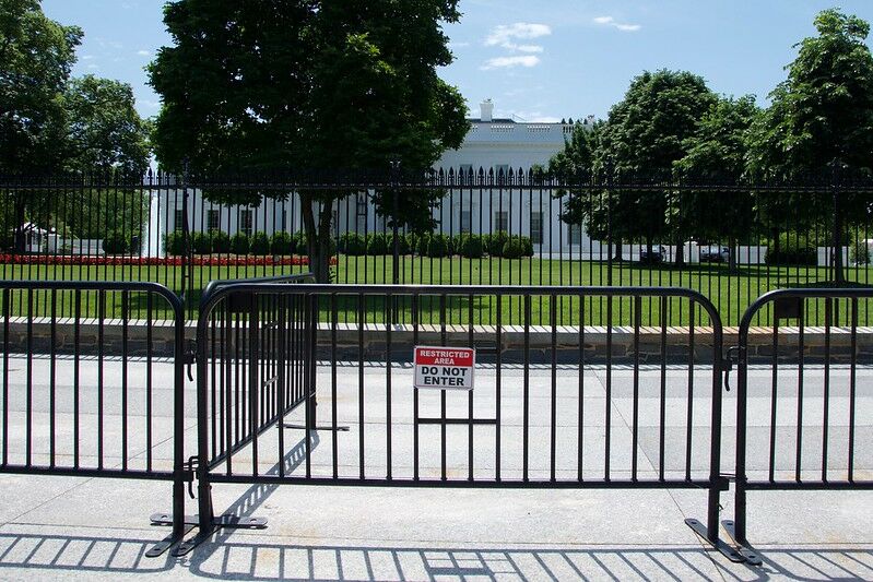 Journalists live on the war in Iran…and shots are heard: shooting near the White House