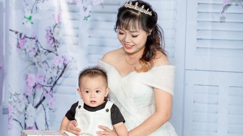 The connection between going to church and getting married before becoming a mother