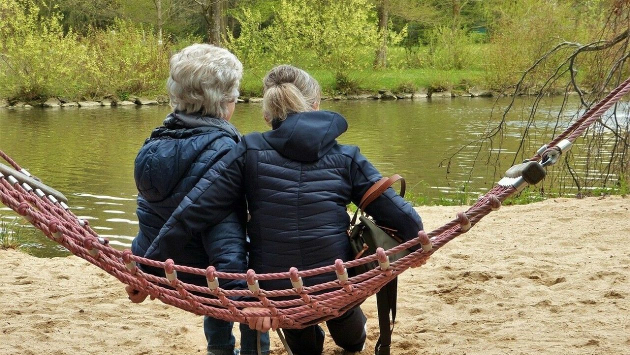 Invisible tax: daughters use up savings to take care of their parents