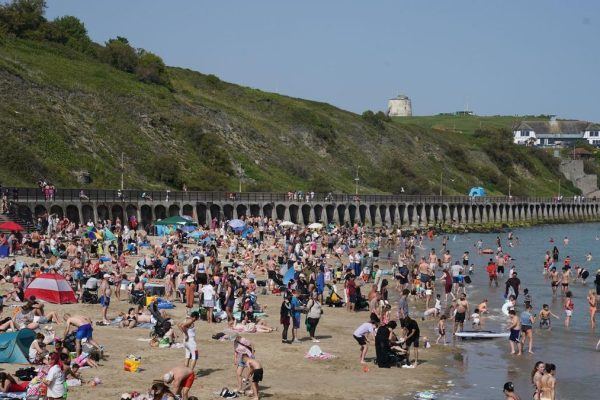 The heat wave puts the United Kingdom on alert with temperatures that will exceed 35 degrees