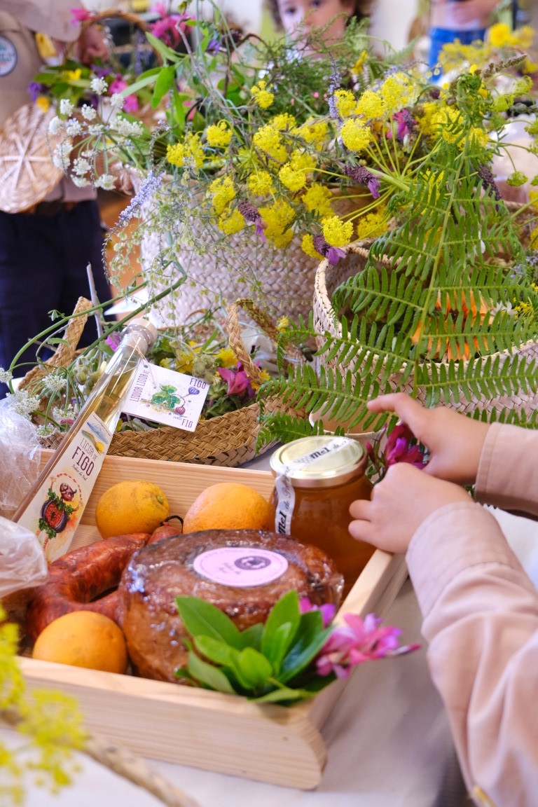 Parises celebrates the Festa dos Tabuleiros Floridos with procession, walks and mountain traditions