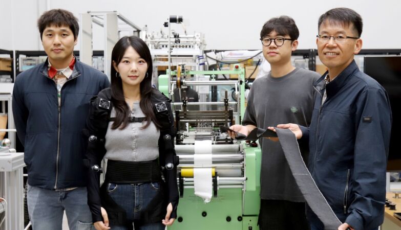 Is it a robot? Is it a coat? It's a Korean superhero!