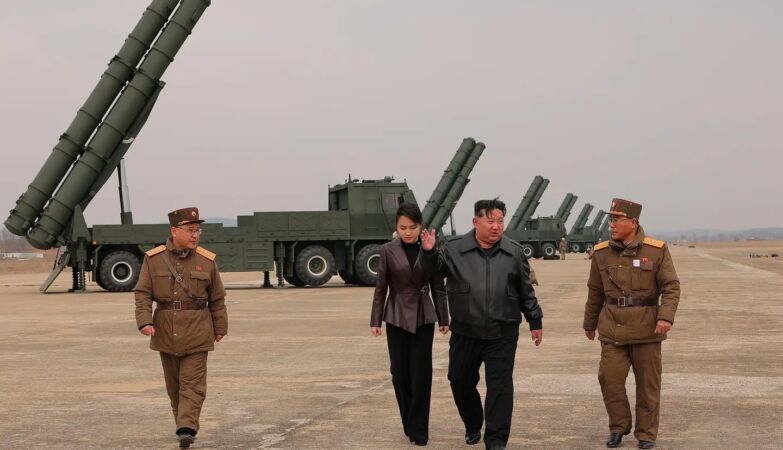 North Korea installs artillery pieces capable of reaching Seoul (and launches its destroyer)