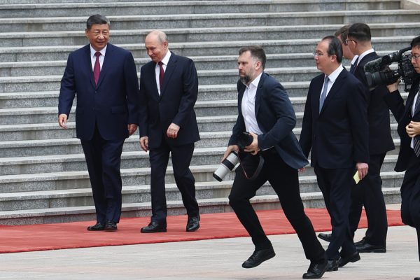 Ο Πούτιν συνομιλεί με Σι Τζινπίνγκ – Το εντυπωσιακό timing, η αποτίμηση