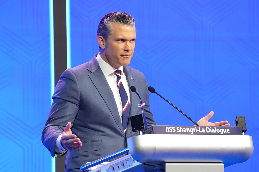 Χέγκσεθ: Πυρά κατά Ευρωπαίων για την άμυνα – Προειδοποίηση για «σημαντικές αποφάσεις»