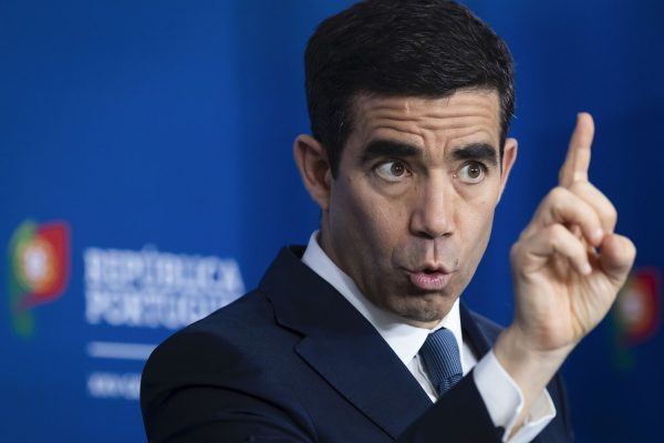 Leitão Amaro accuses jurists and Visa Gold consultants of deceiving clients