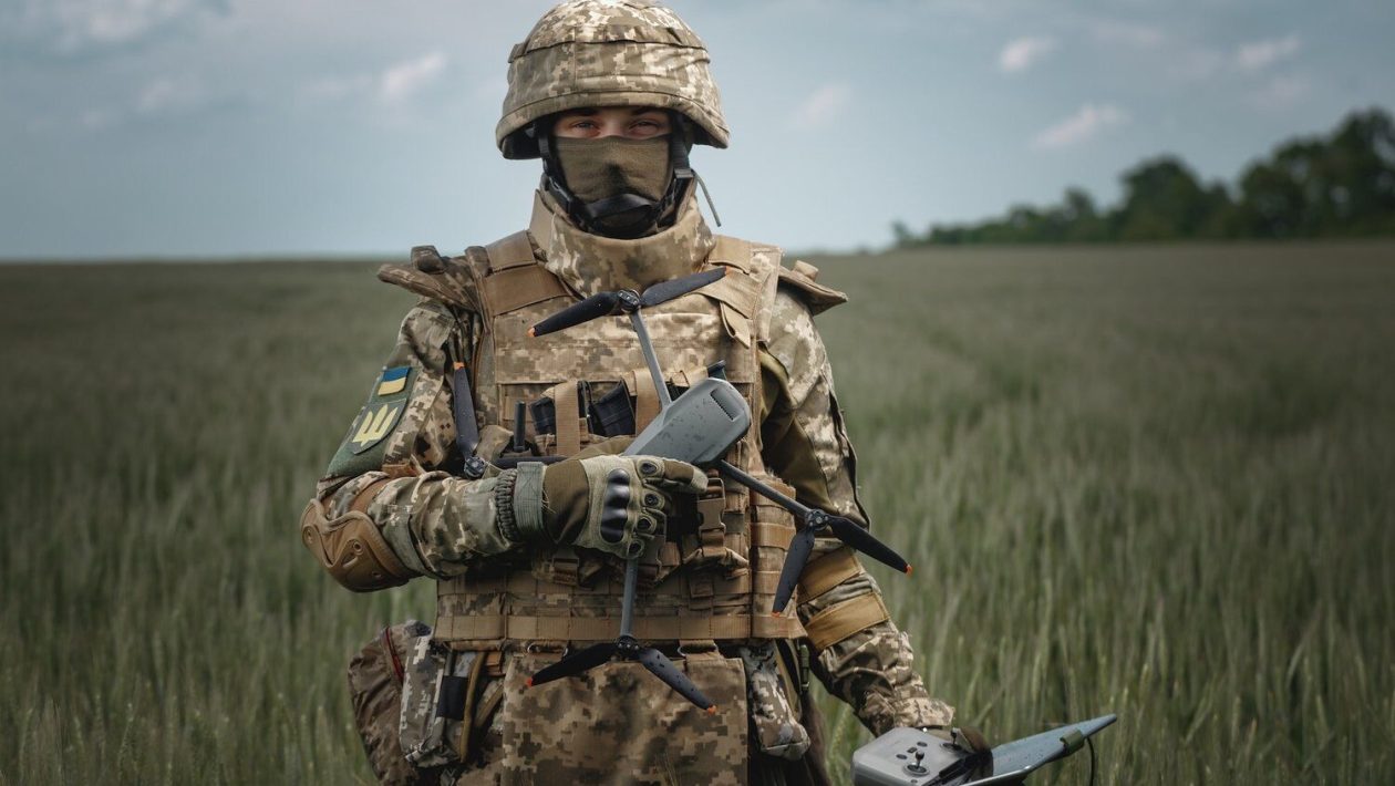Soldiers update software – and radios shoot down drones