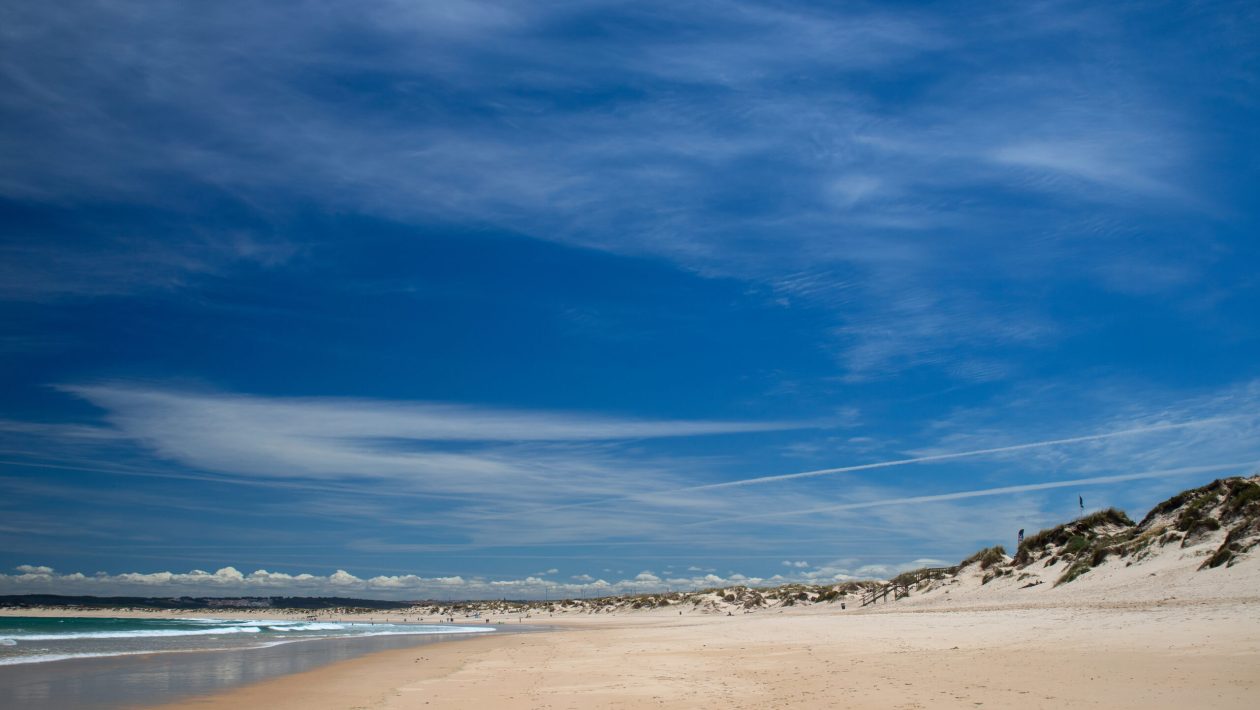 The English 'love' the Algarve but say these Portuguese beaches are even better