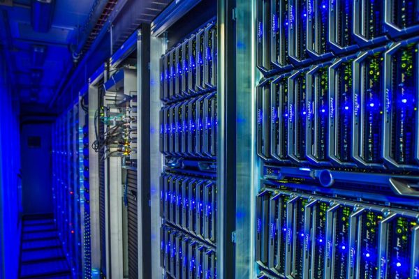 35 MEPs accuse the EU of hiding the enormous environmental impact of macro data centers by copying the technology companies' arguments word for word
