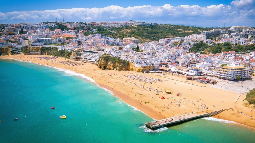 Goodbye bathers? This beach in the Algarve, which is popular all year round, has just lost its Blue Flag and could become 'deserted'