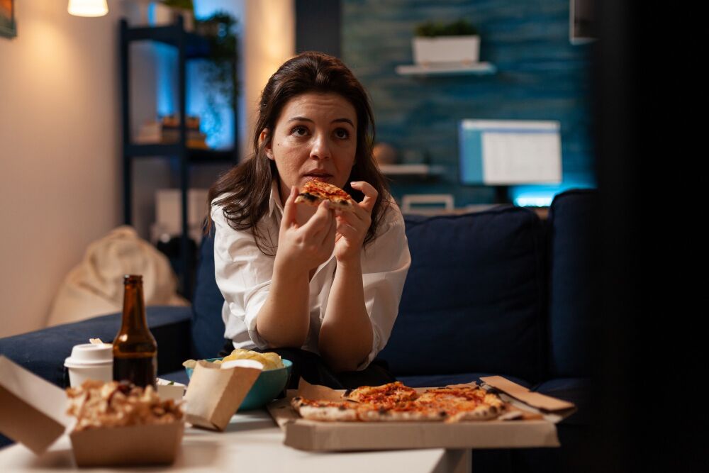 Eating at night increases the risk of intestinal diseases