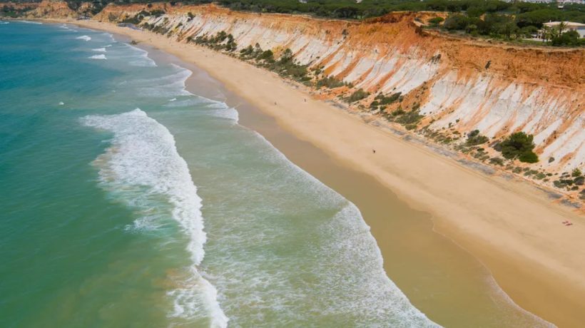 Praia da Falésia. Crédito: Turismo do Algarve