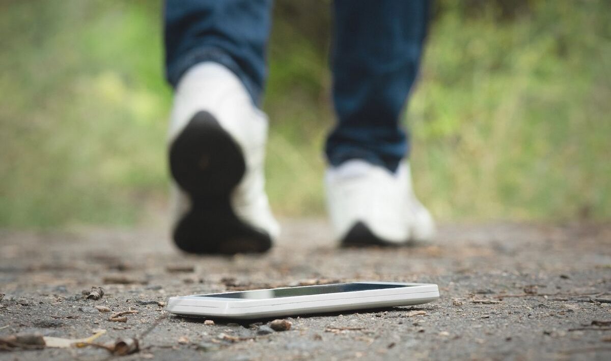 PS wants a person to answer the customer on the phone – not a machine