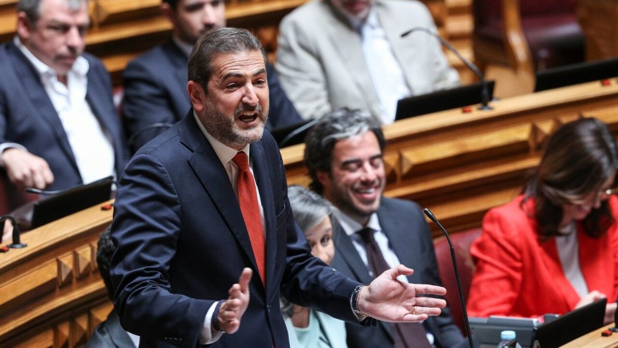 Comics in the debate: Montenegro Peter Pan, Ventura Lucky Luke, Carneiro Speedy González