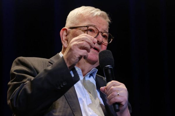 A former German minister issues a warning if the great conservative party ends up agreeing with the extreme right: "People will ask if history repeats itself"