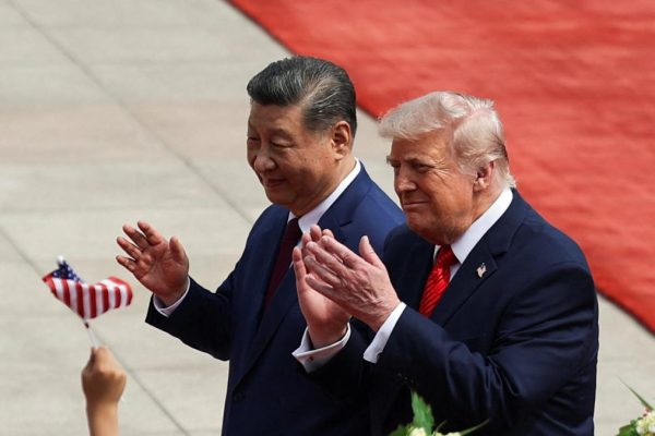 Xi shows closeness with Trump during his visit but warns: "there are no winners in a trade war" and Taiwan is not touched