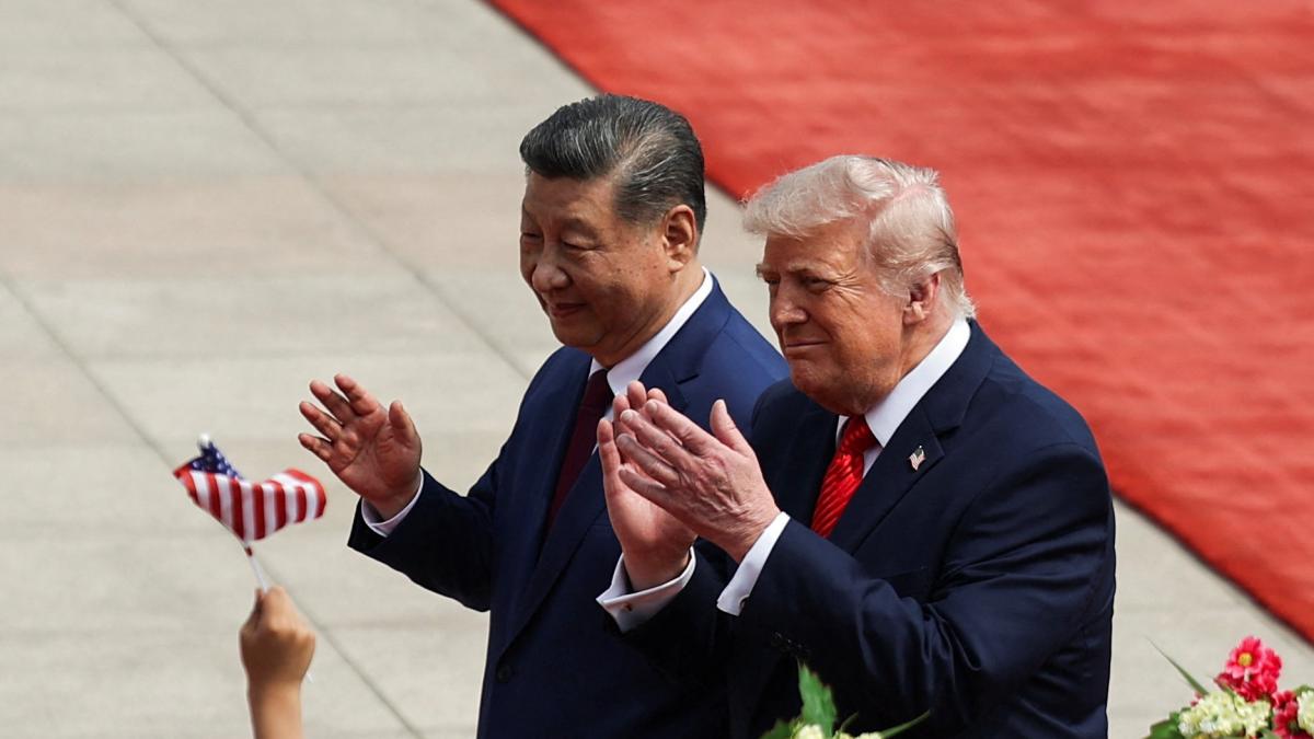 Xi shows closeness with Trump during his visit but warns: "there are no winners in a trade war" and Taiwan is not touched