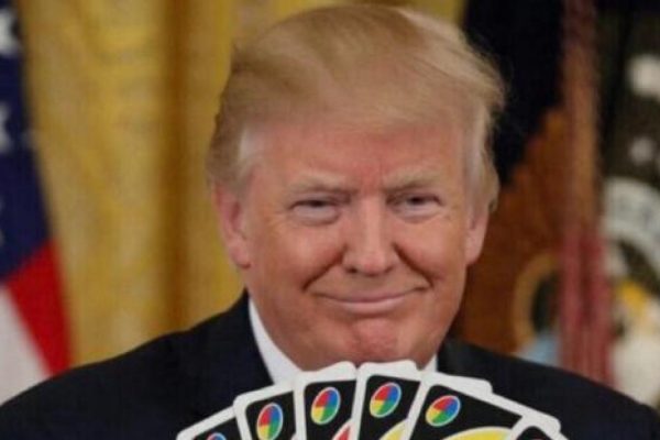 "I have all the cards": Trump boasts of being the king of UNO but they discover that he does not know the rules