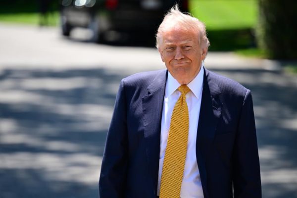 The majority of Spaniards feel "a lot of rejection" at Trump's disqualifications of Spain, according to the CIS