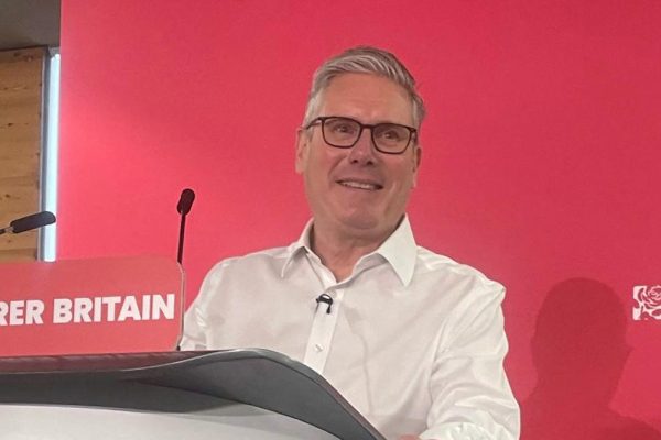 Starmer reacts to the fall of Labor with Labour: he will "rebuild" the relationship with Europe and nationalize British Steel