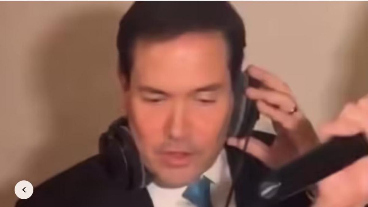 Marco Rubio, Trump's head of diplomacy, giving his all as a DJ at a wedding