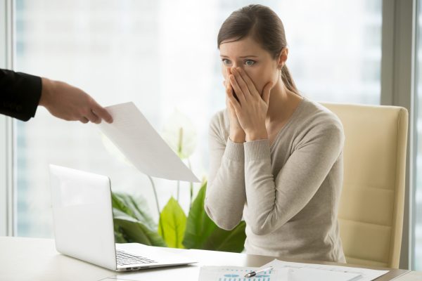 Bank mistakenly transfers 81 billion dollars to a customer's account: is there a legal obligation to return the money?