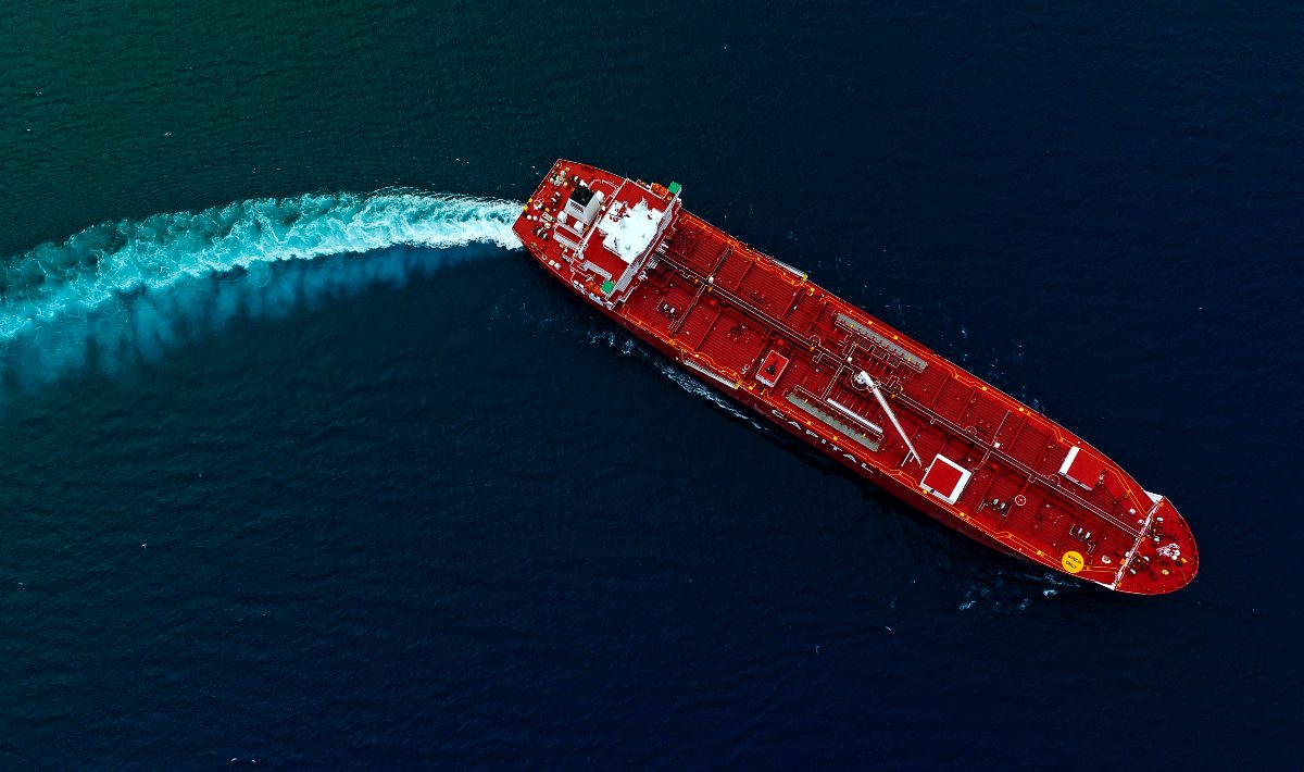Is a "freeze" coming to world trade? The key role of oil