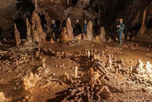 Neanderthal knee mark found next to mysterious circle of stalagmites